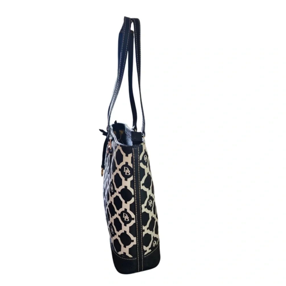 Dooney and Bourke logo black and white geometric print satchel W/COA - Picture 5 of 7